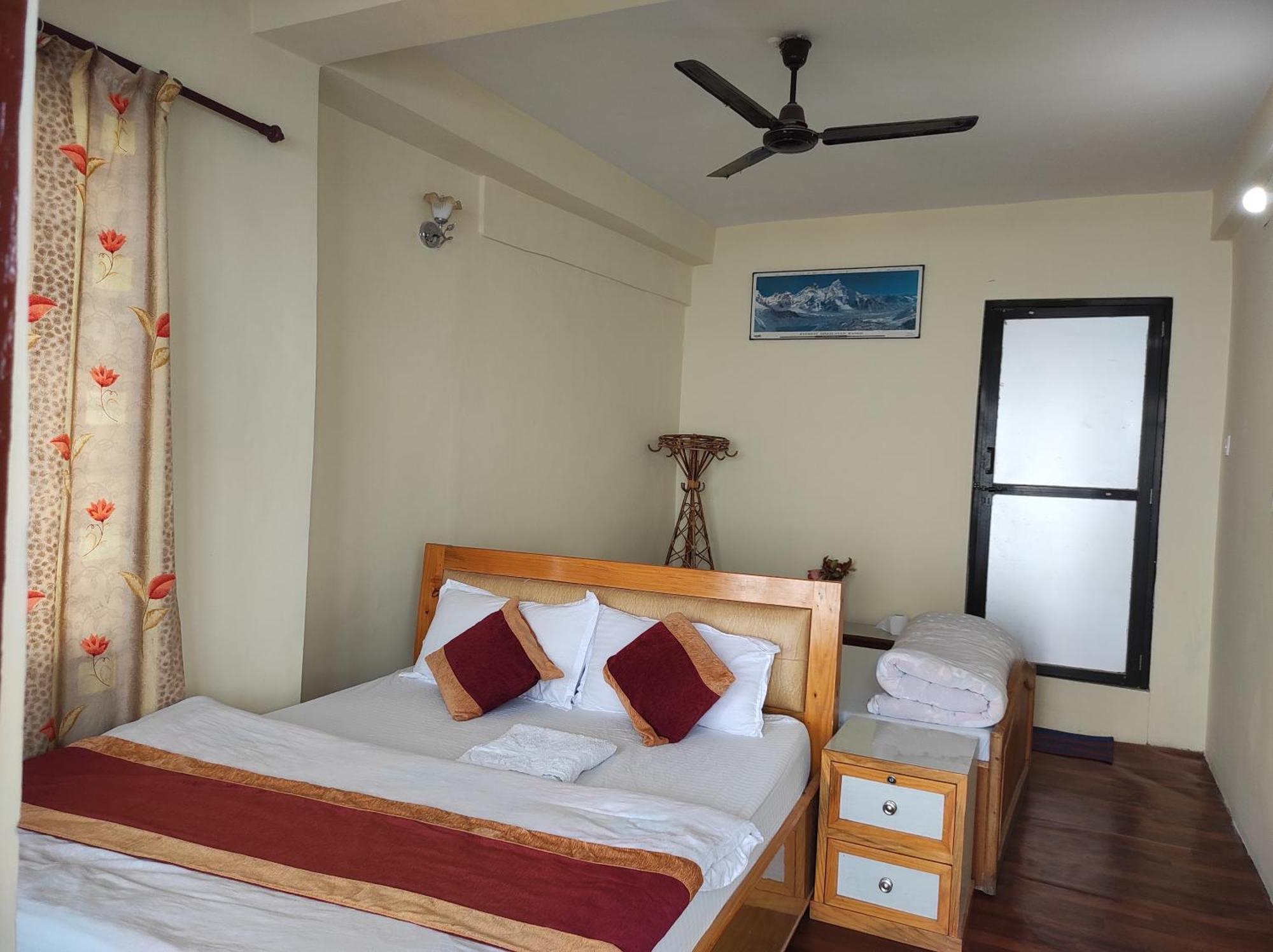 Lake View Lodge Sarangkot Pokhara Ruang foto
