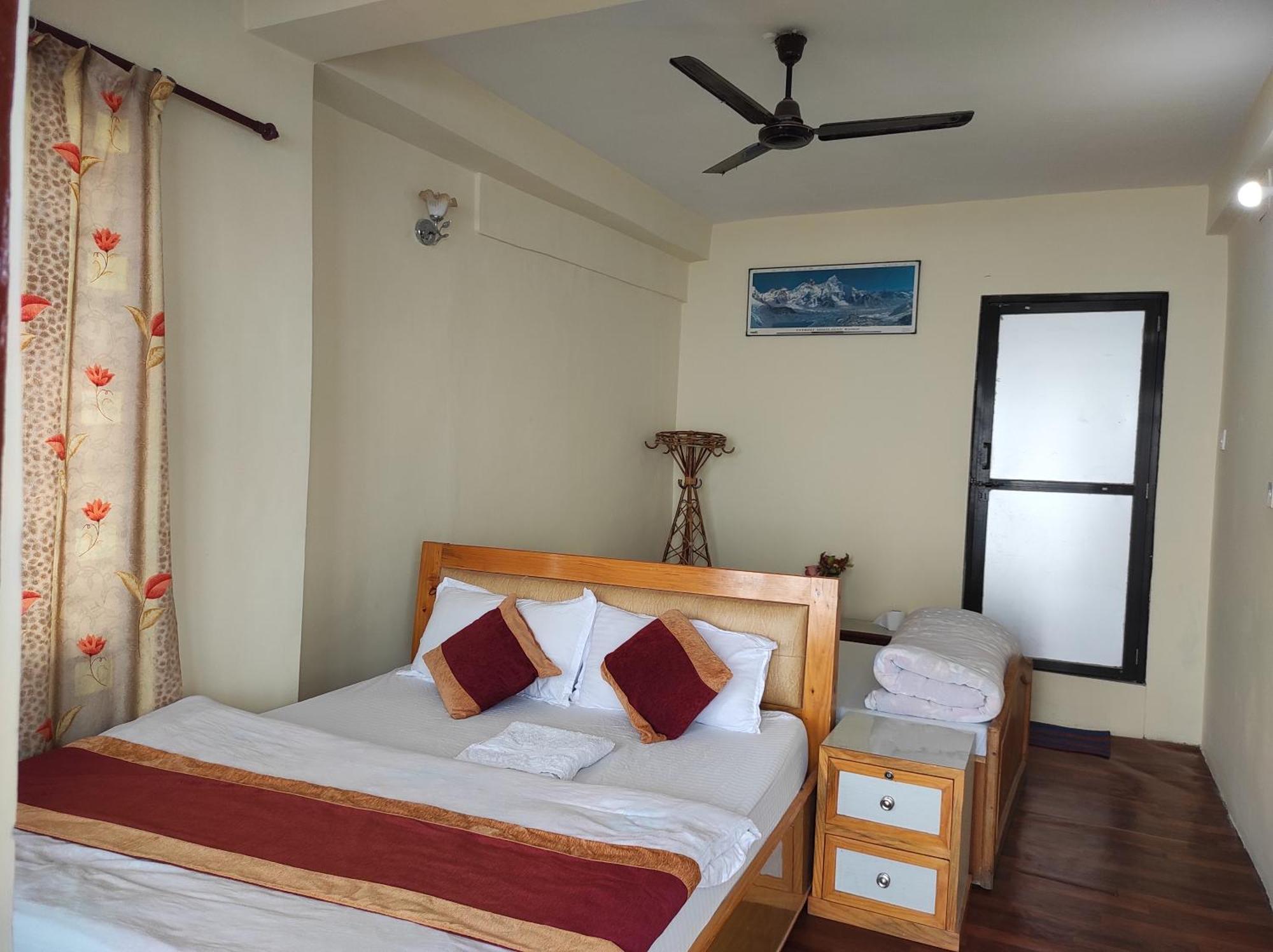 Lake View Lodge Sarangkot Pokhara Ruang foto